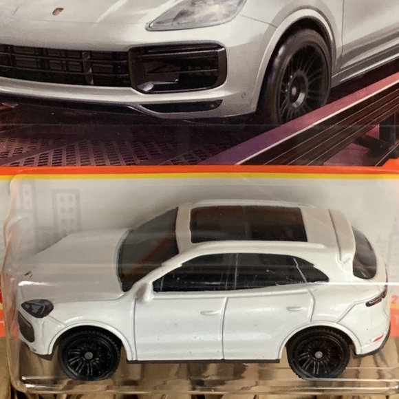 Porsche Cayenne Turbo SUV Matchbox MB1305 MBX 2024 Car PorscheCayenne Truck New - Picture 4 of 6